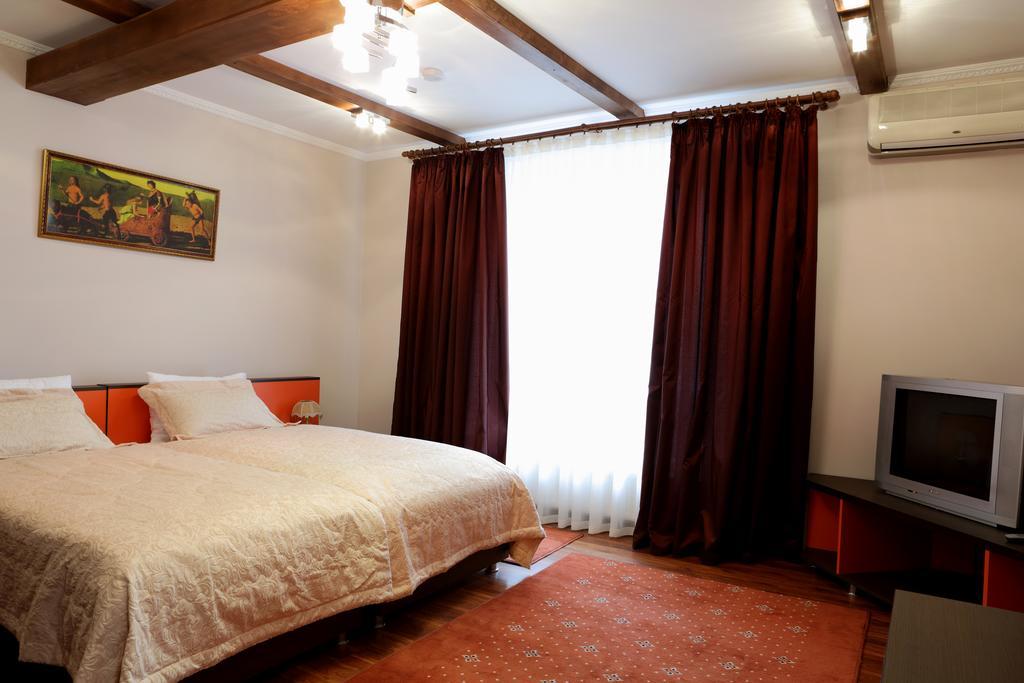 Hotel Bachus Chisinau Quarto foto