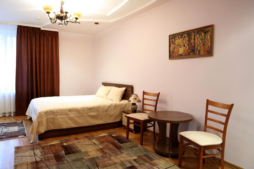Hotel Bachus Chisinau Quarto foto