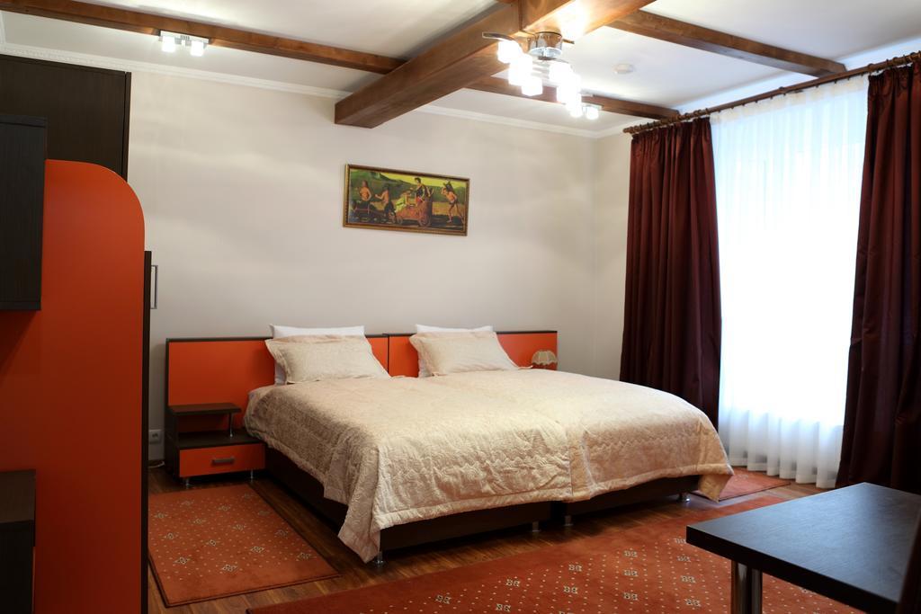 Hotel Bachus Chisinau Quarto foto
