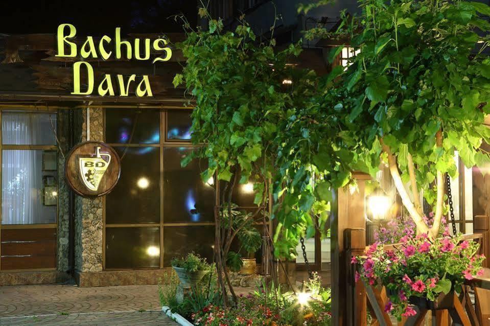 Hotel Bachus Chisinau Exterior foto